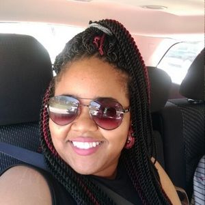 Meet your Posher, Thalia